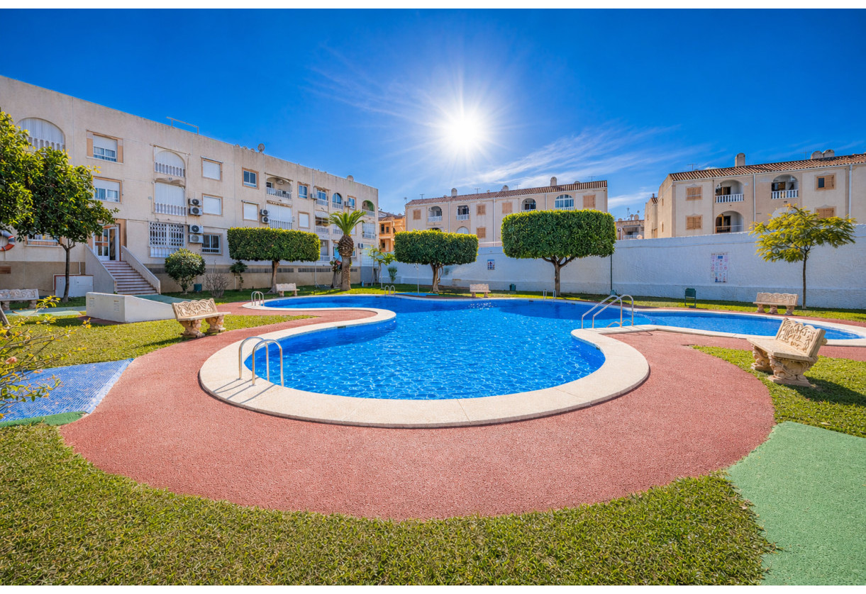 Rynek wtórny · APARTAMENTO · Torrevieja · Playa del Acequión