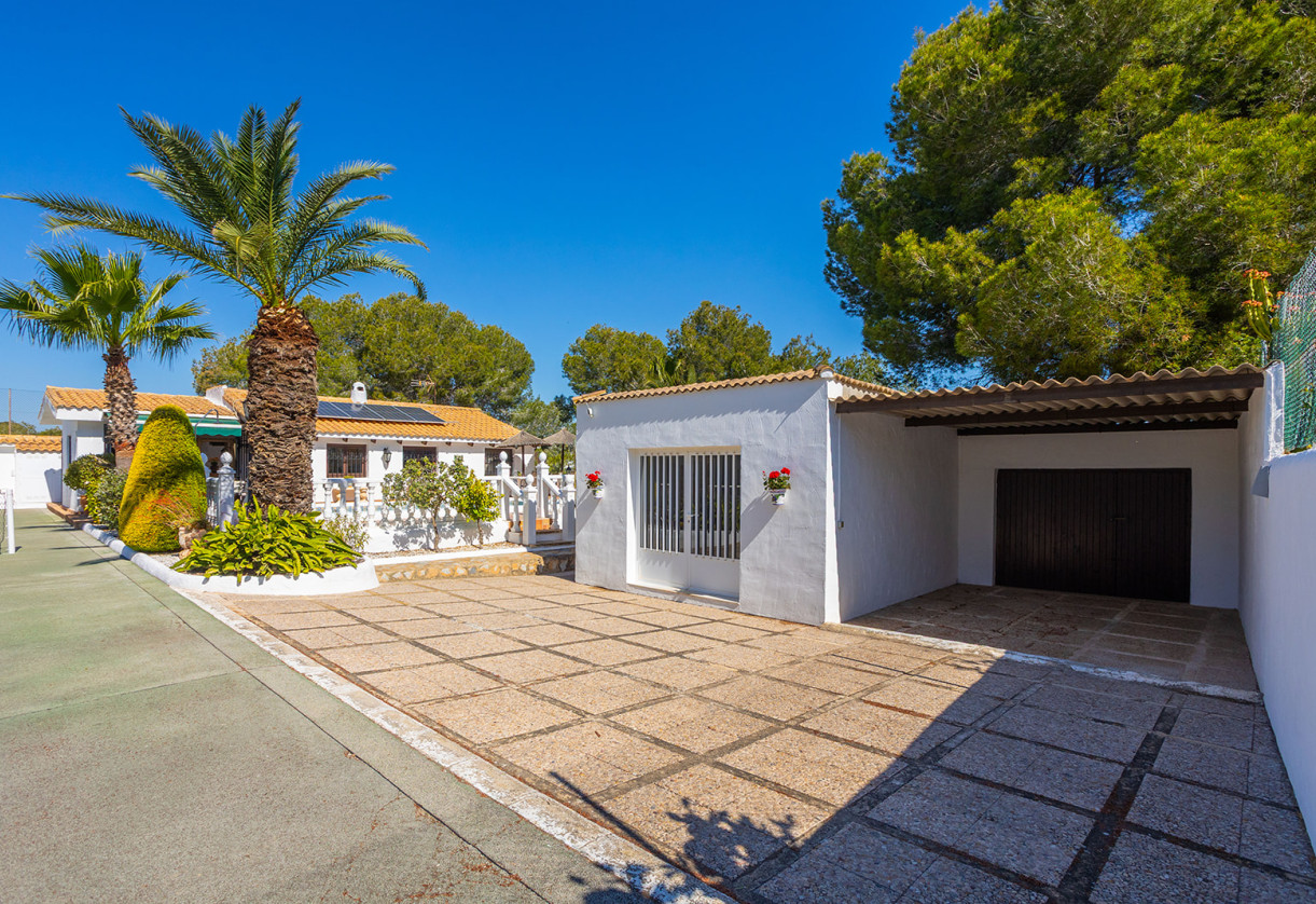 Rynek wtórny · Villa · Orihuela · Orihuela Costa