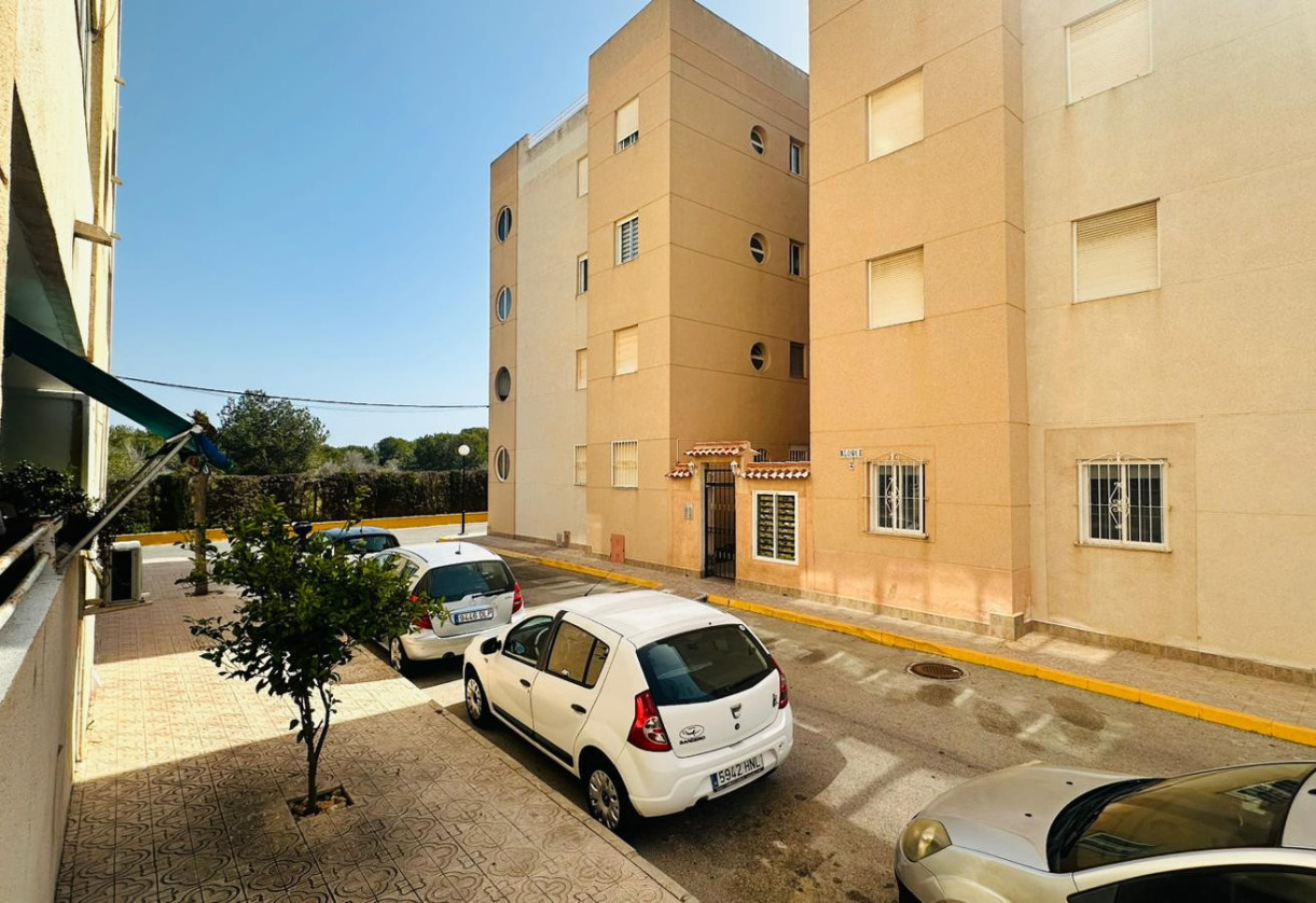 Rynek wtórny · Apartment · Torrevieja · Urbanización San Luis