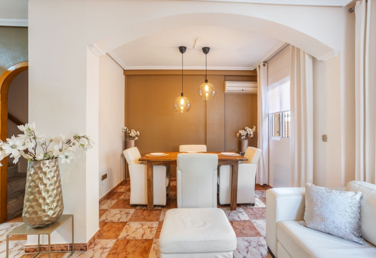 Rynek wtórny · Villa · Orihuela Costa · La Regia