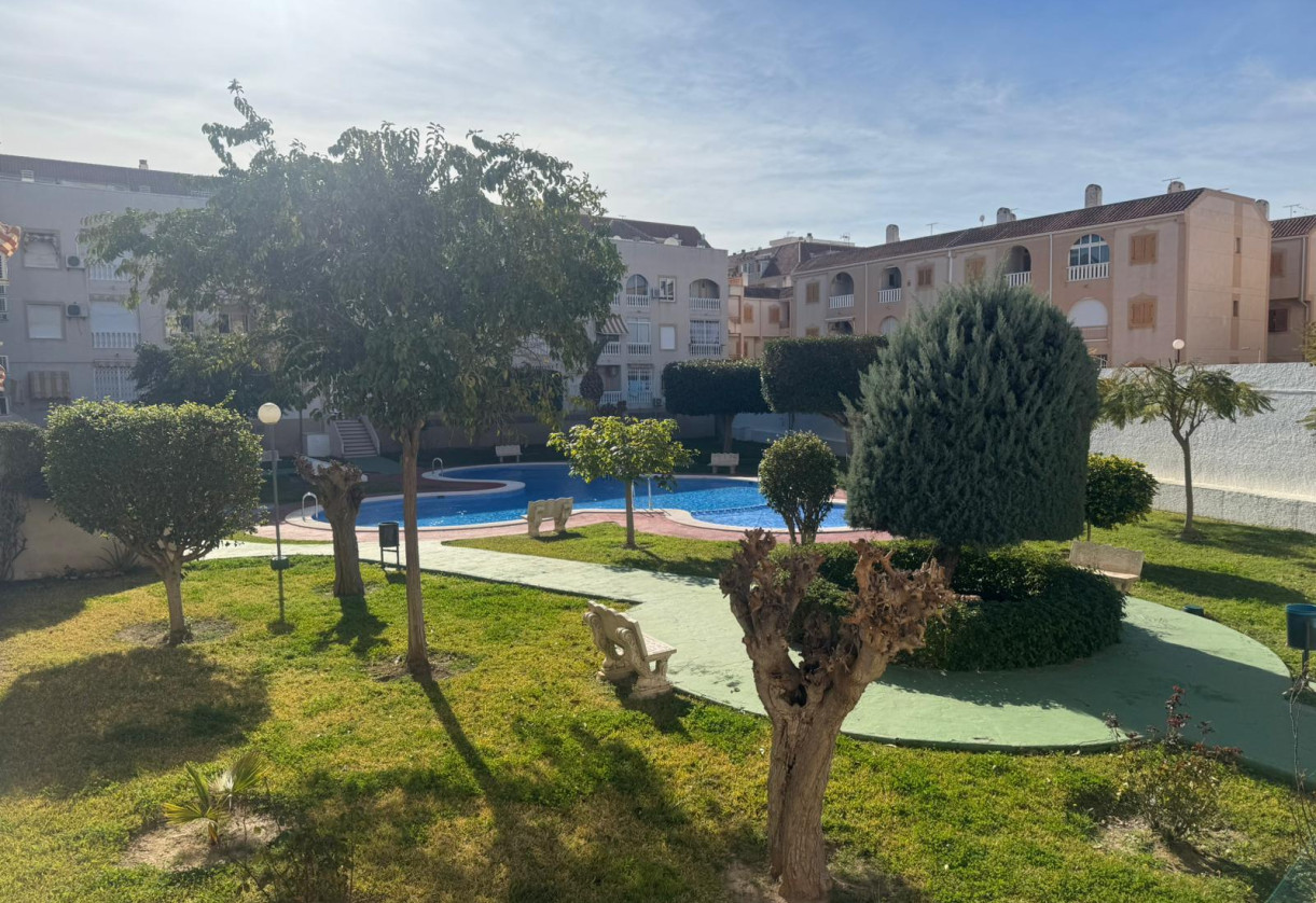 Sale · APARTAMENTO · Torrevieja · Playa del Acequión