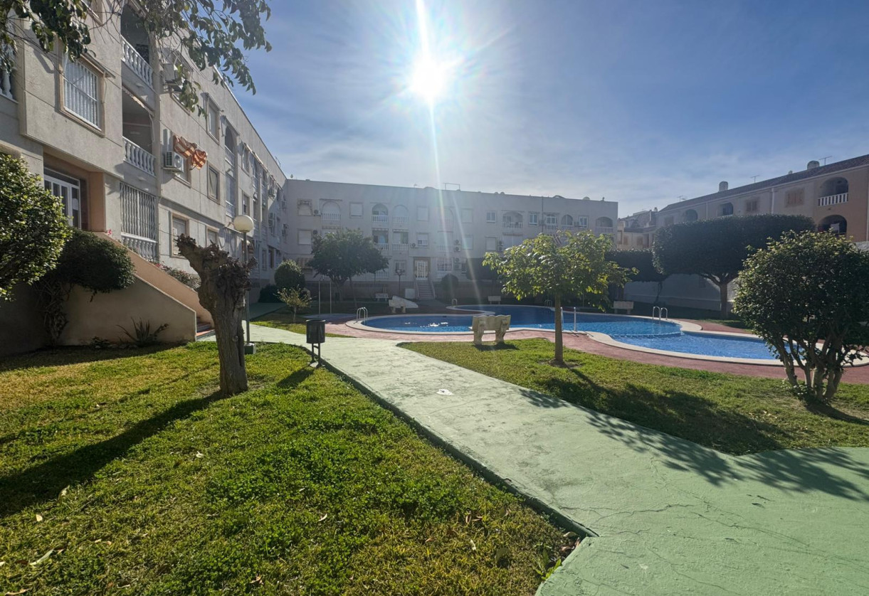 Sale · APARTAMENTO · Torrevieja · Playa del Acequión