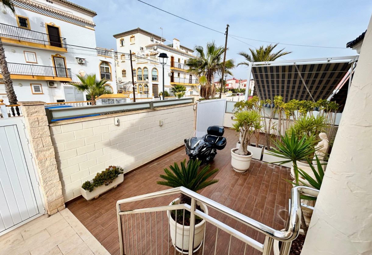 Sale · Chalet · Torrevieja · La mata