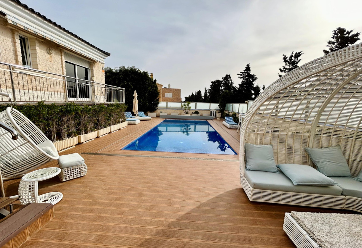 Sale · Chalet · Torrevieja · La mata