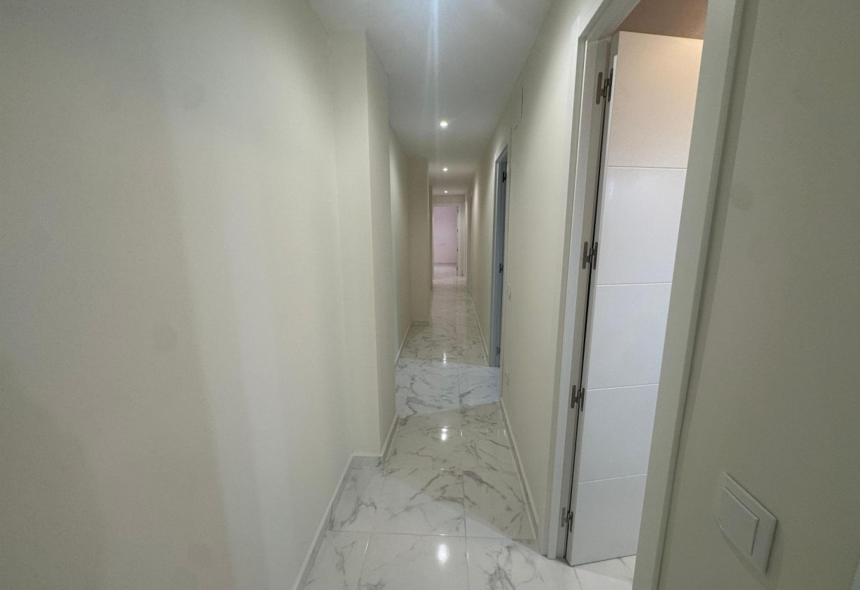 Sale · APARTAMENTO · Torrevieja · Muelle Pesquero