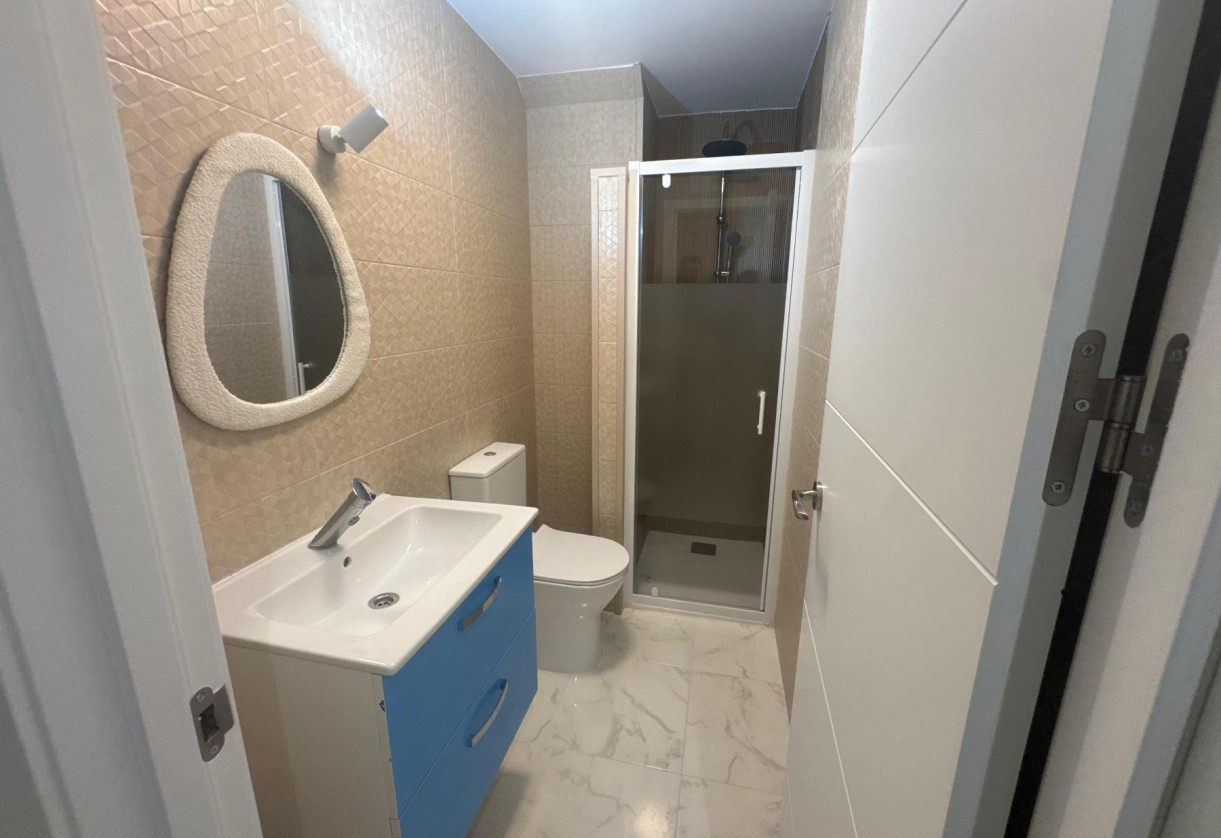 Sale · APARTAMENTO · Torrevieja · Muelle Pesquero