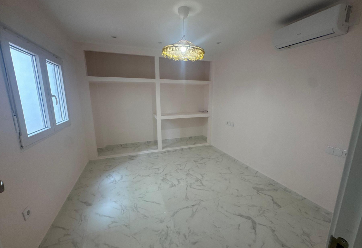 Sale · APARTAMENTO · Torrevieja · Muelle Pesquero