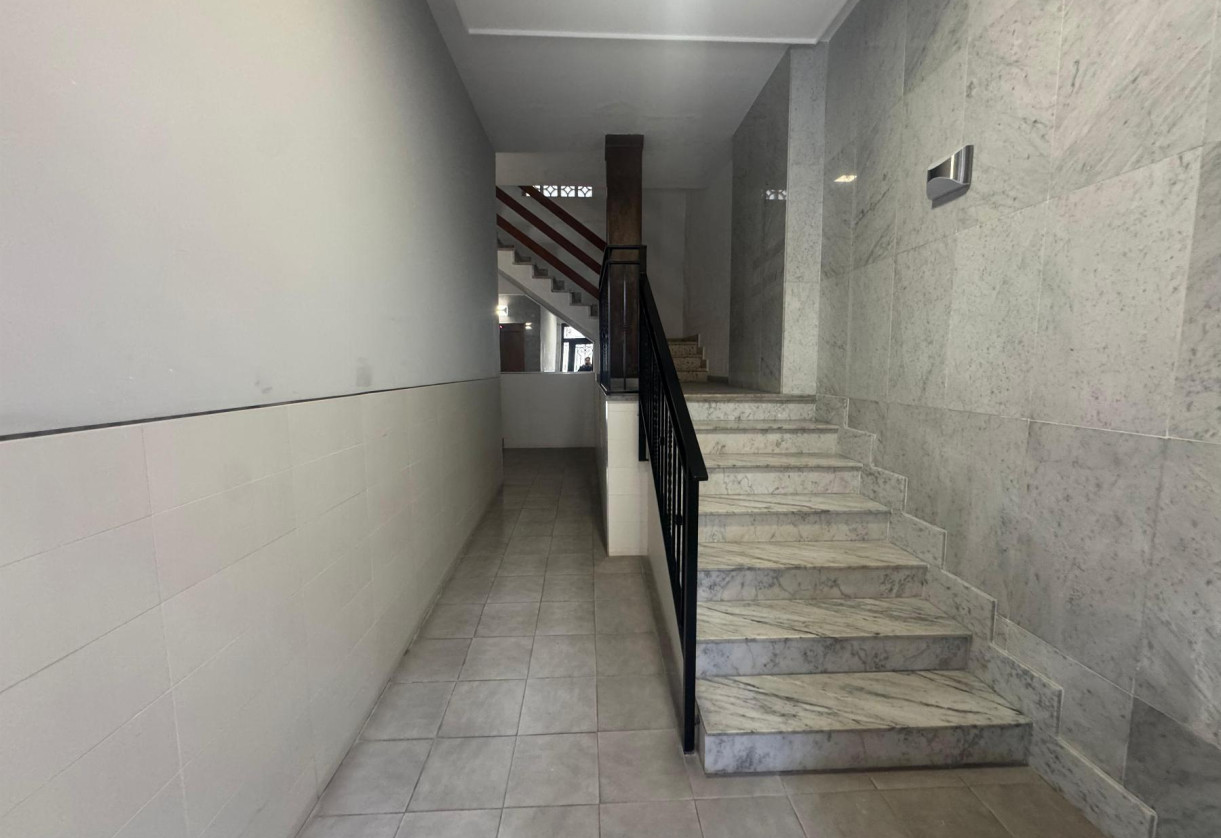 Sale · APARTAMENTO · Torrevieja · Muelle Pesquero