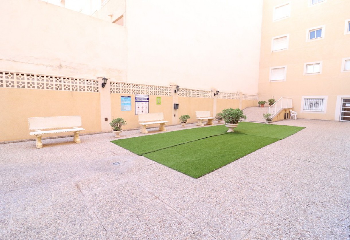 Reventa · APARTAMENTO · Torrevieja