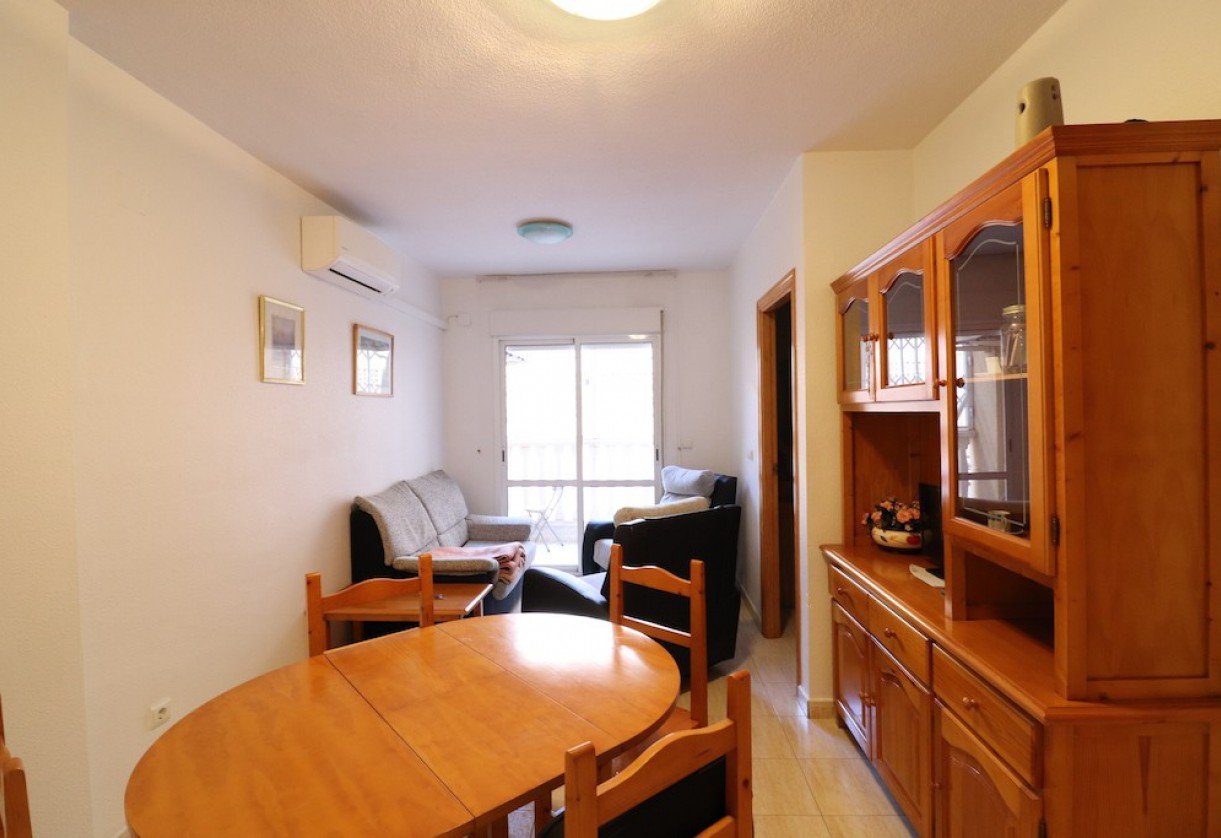 Reventa · APARTAMENTO · Torrevieja