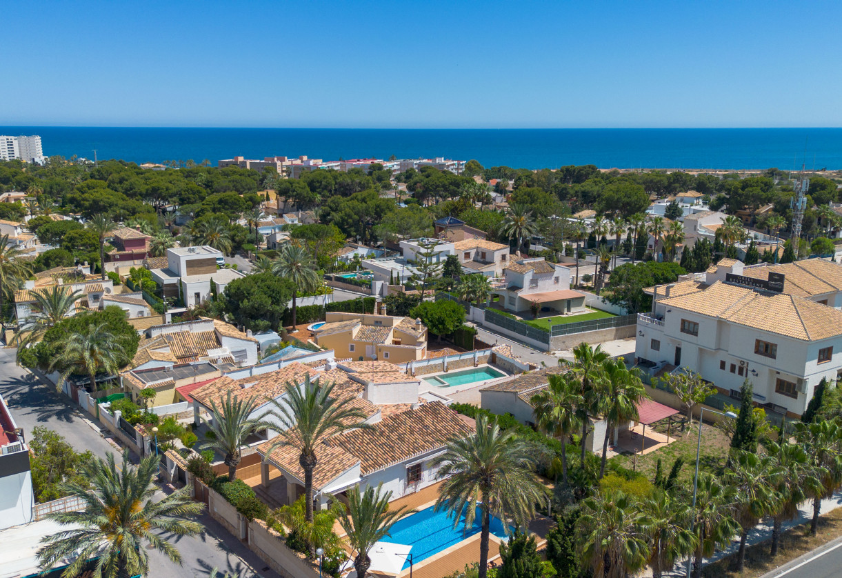 Rynek wtórny · Villa · Orihuela · Orihuela Costa