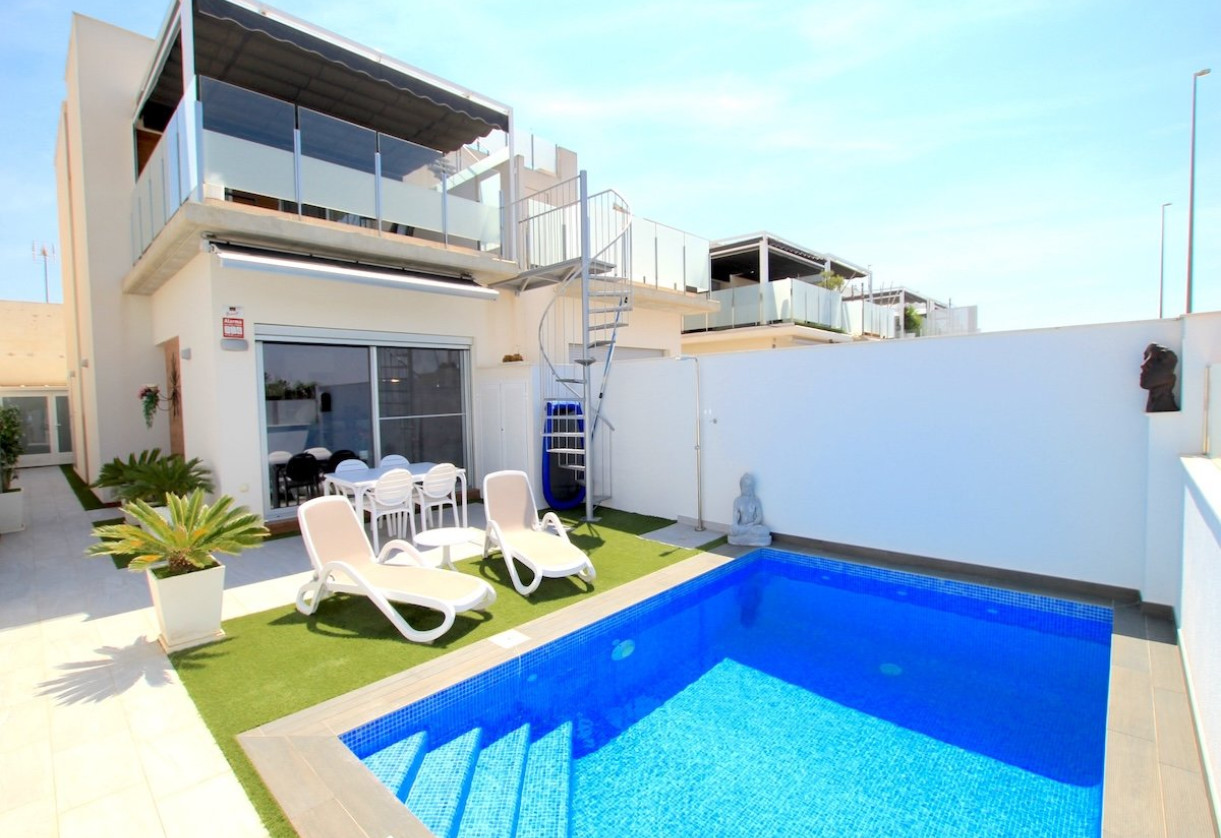 Sale · Villa · Daya Vieja