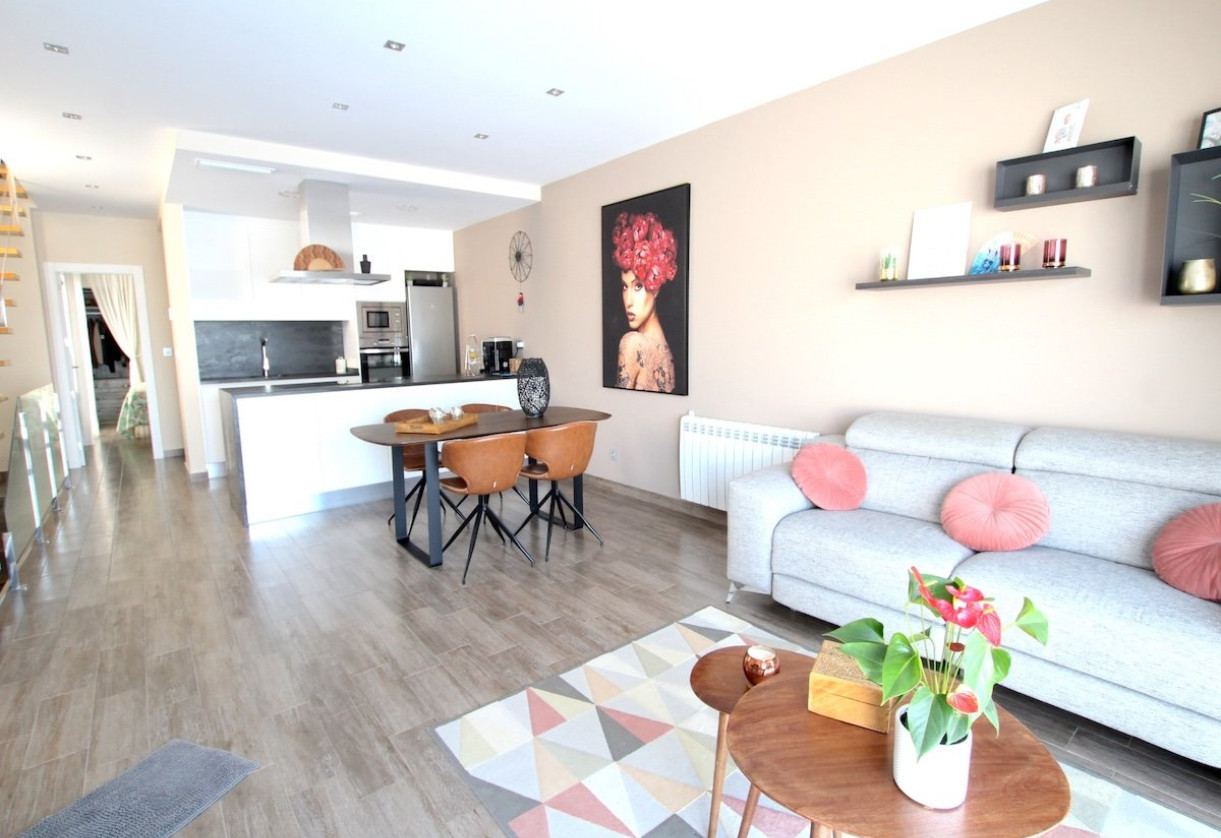Sale · Villa · Daya Vieja
