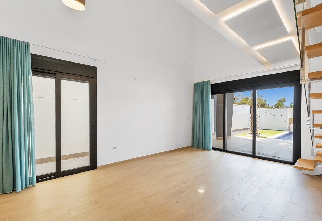 Resale · Villa / Detached · Benijofar