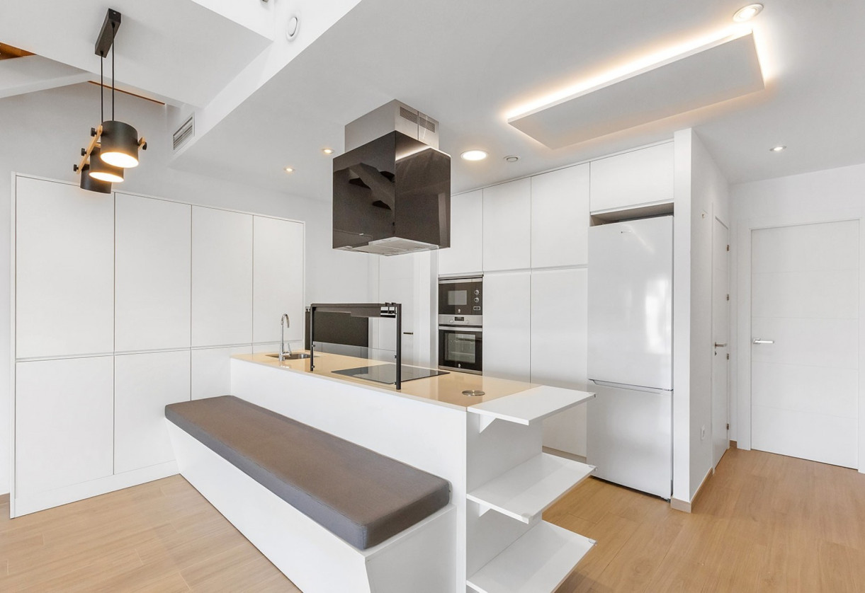 Resale · Villa / Detached · Benijofar