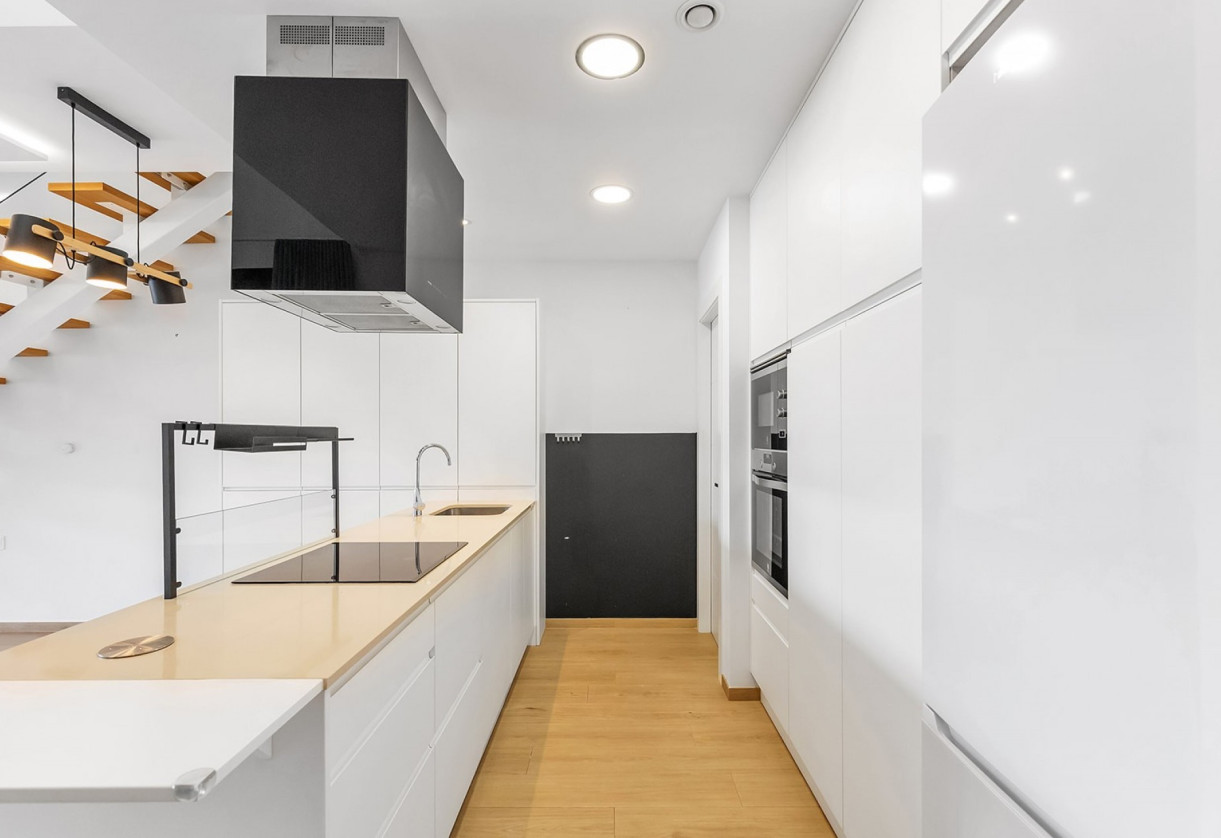 Resale · Villa / Detached · Benijofar