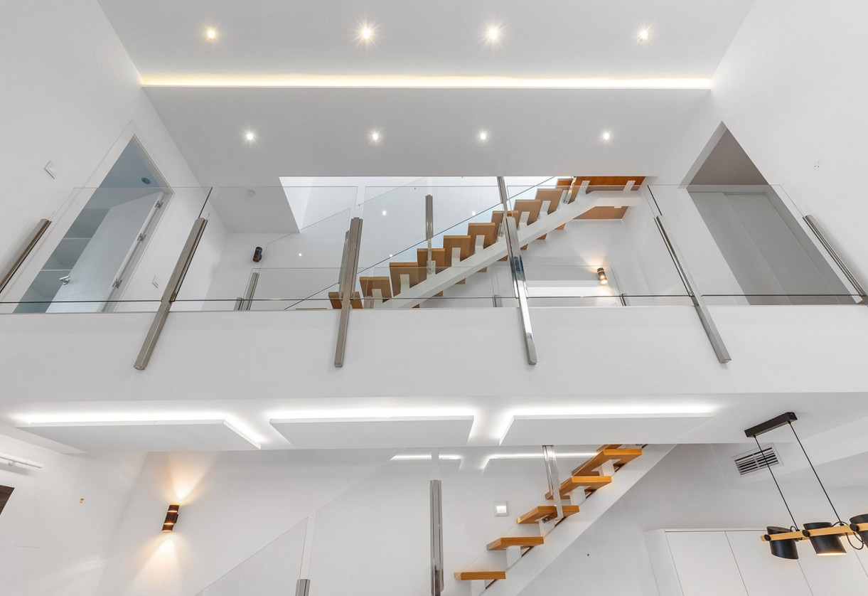 Resale · Villa / Detached · Benijofar