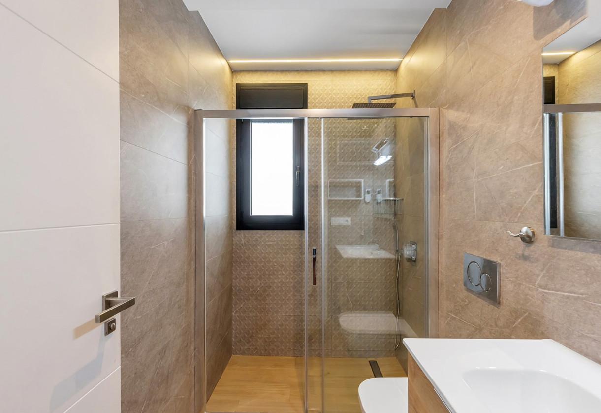 Resale · Villa / Detached · Benijofar