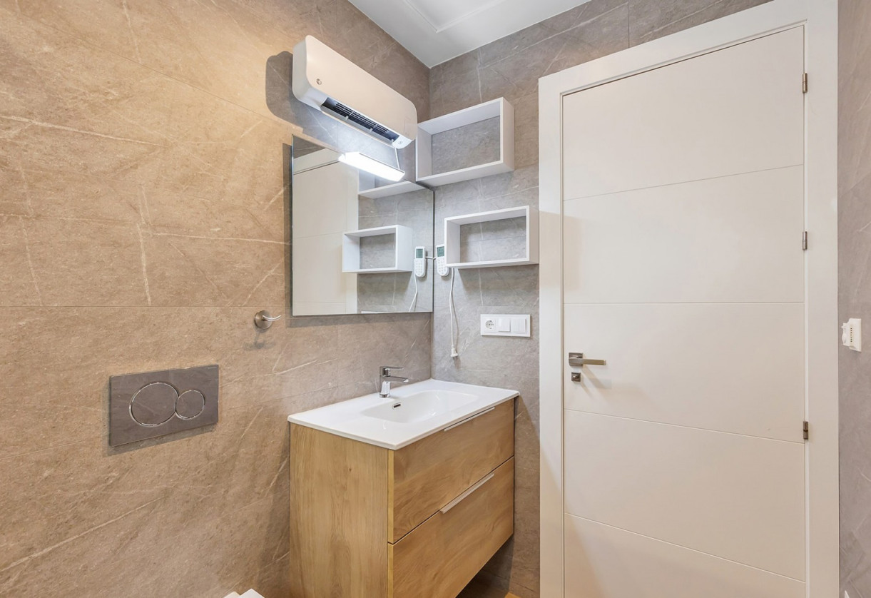 Resale · Villa / Detached · Benijofar
