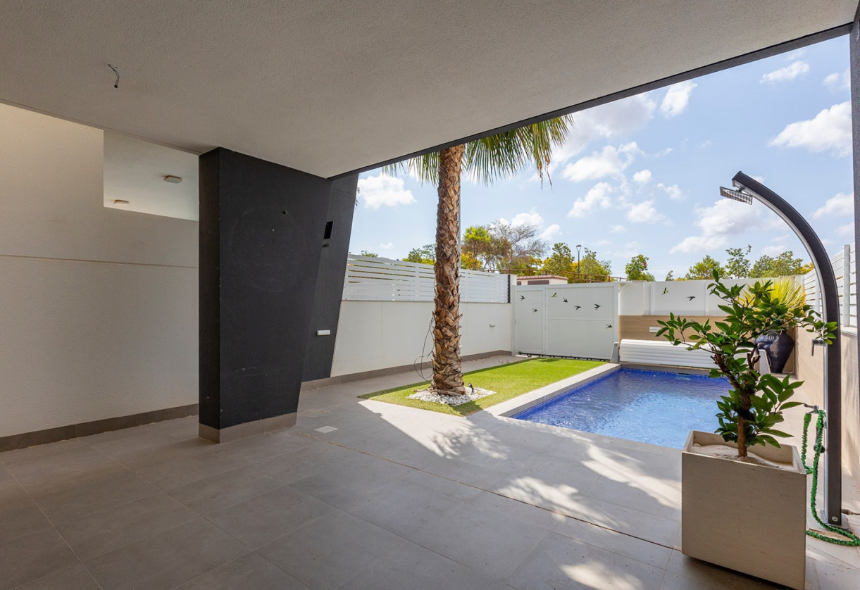 Resale · Villa / Detached · Benijofar