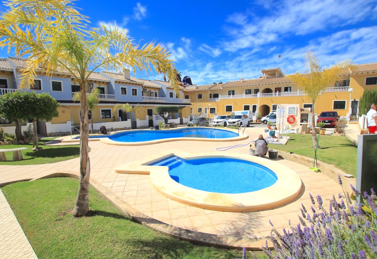 Resale · Apartment · Ciudad Quesada - Doña Pepa
