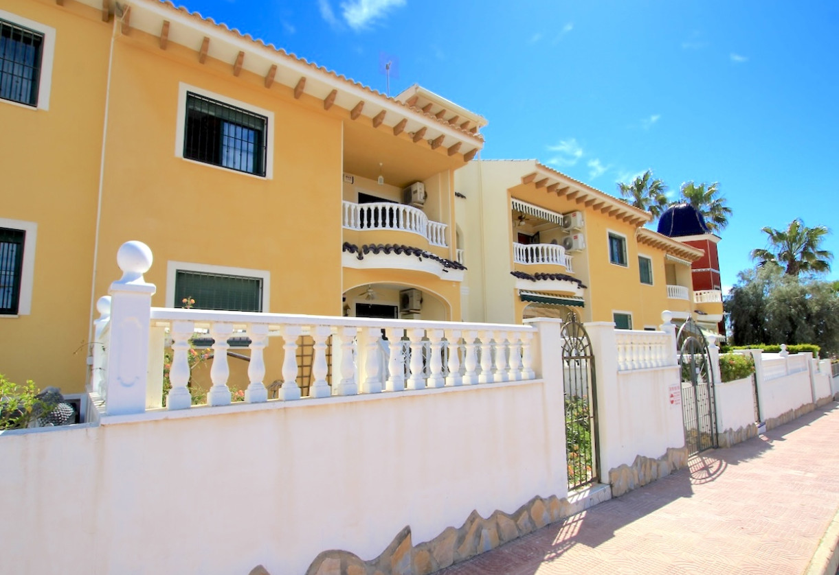 Resale · Apartment · Ciudad Quesada - Doña Pepa