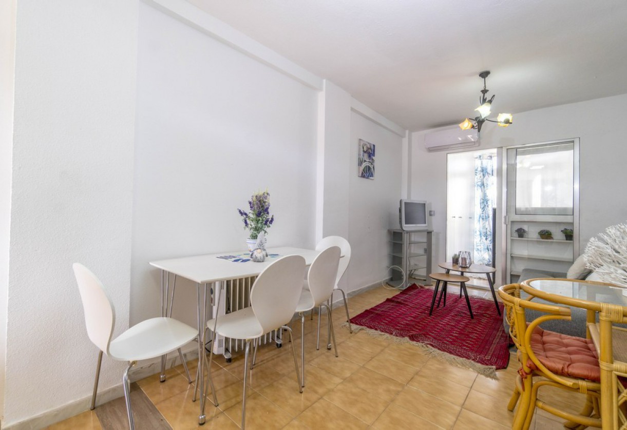 Rynek wtórny · Studios · Torrevieja