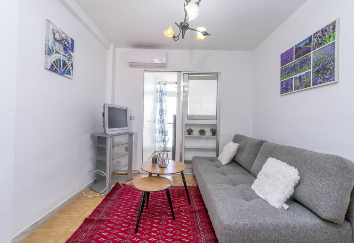 Rynek wtórny · Studios · Torrevieja