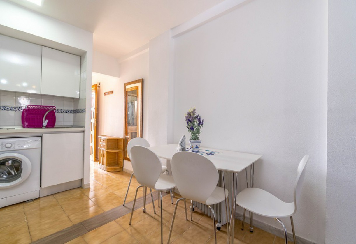 Rynek wtórny · Studios · Torrevieja