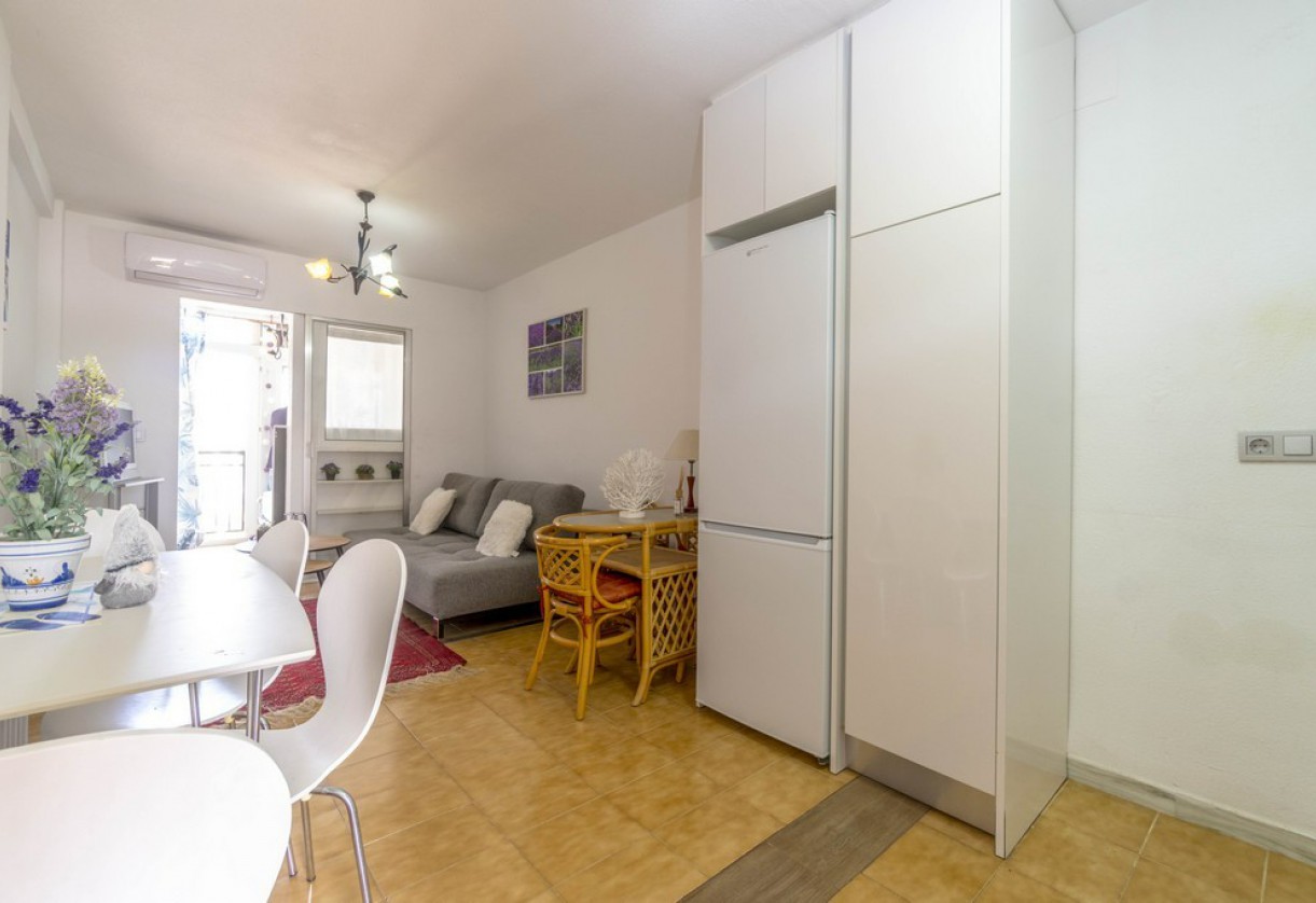 Rynek wtórny · Studios · Torrevieja