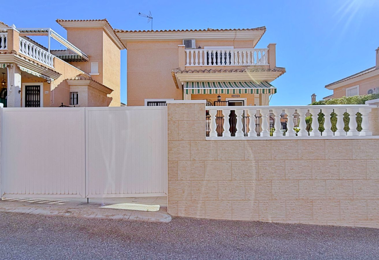 Rynek wtórny · Villa · Orihuela · Orihuela Costa