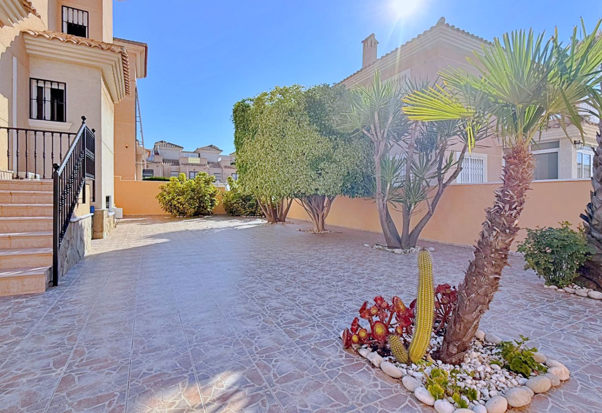 Rynek wtórny · Villa · Orihuela · Orihuela Costa
