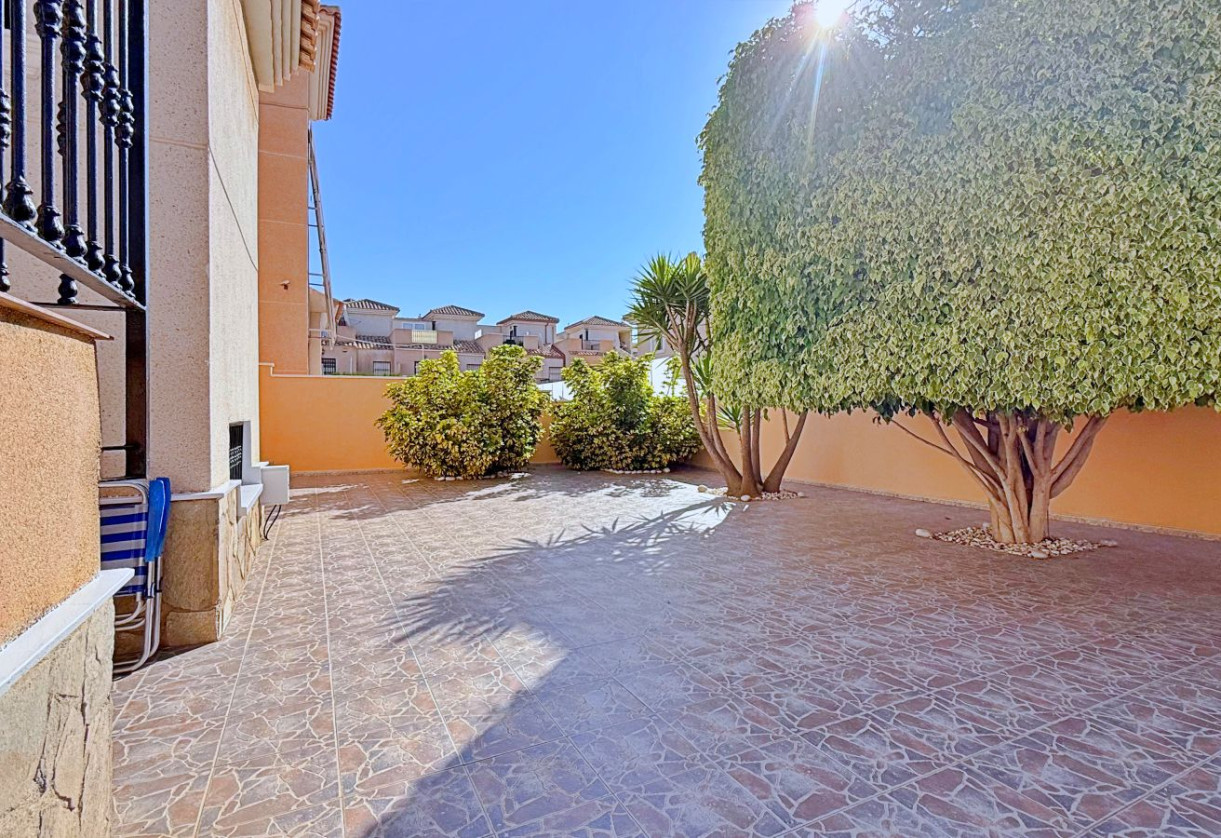 Rynek wtórny · Villa · Orihuela · Orihuela Costa