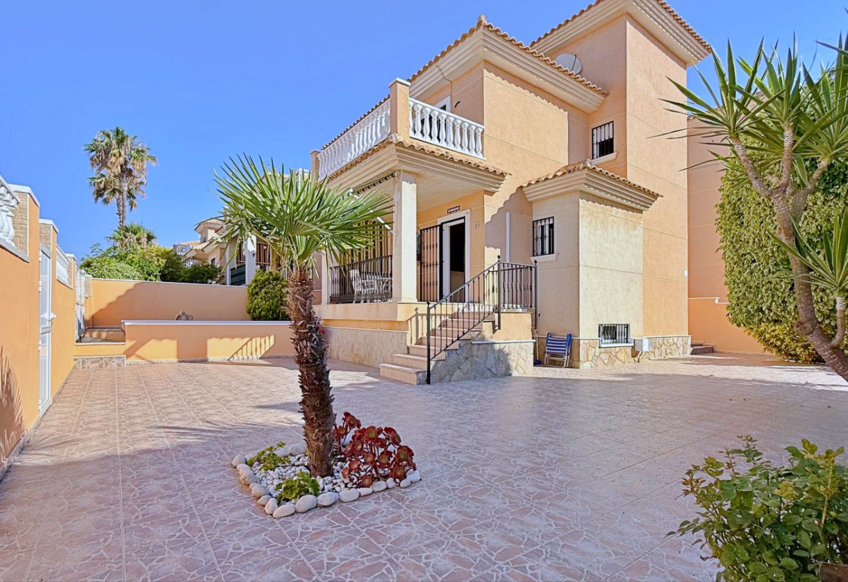Rynek wtórny · Villa · Orihuela · Orihuela Costa