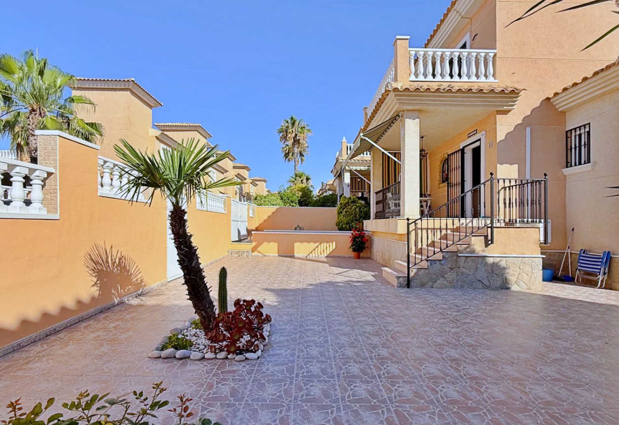 Rynek wtórny · Villa · Orihuela · Orihuela Costa