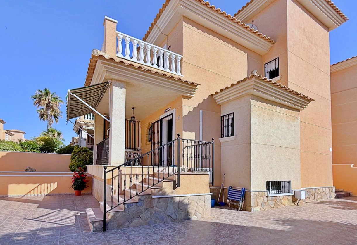 Rynek wtórny · Villa · Orihuela · Orihuela Costa