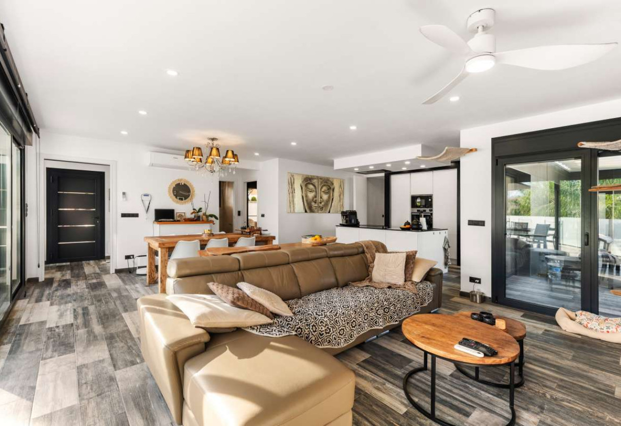 Sale · detached house · Calpe