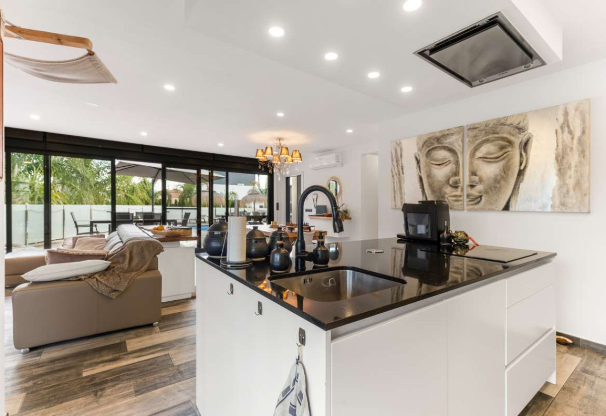 Sale · detached house · Calpe