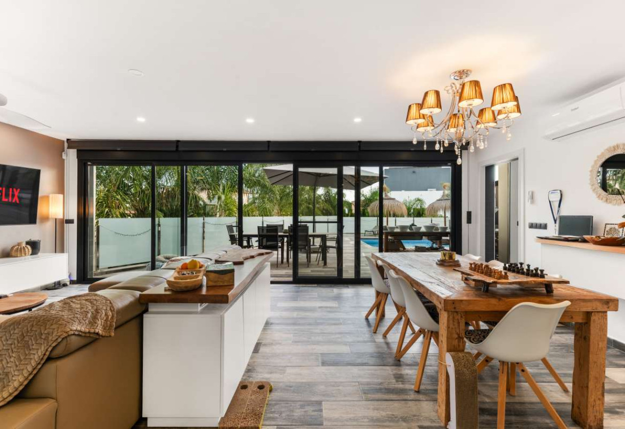 Sale · detached house · Calpe