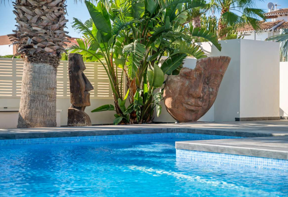 Sale · detached house · Calpe