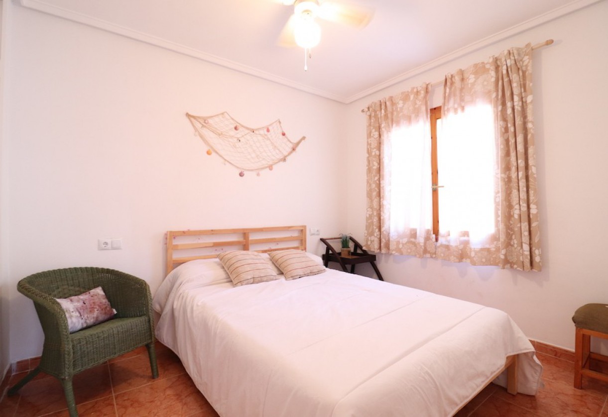 Reventa · APARTAMENTO PLANTA BAJA · Orihuela · Playa Flamenca