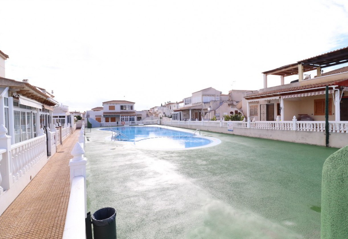 Reventa · APARTAMENTO PLANTA BAJA · Orihuela · Playa Flamenca