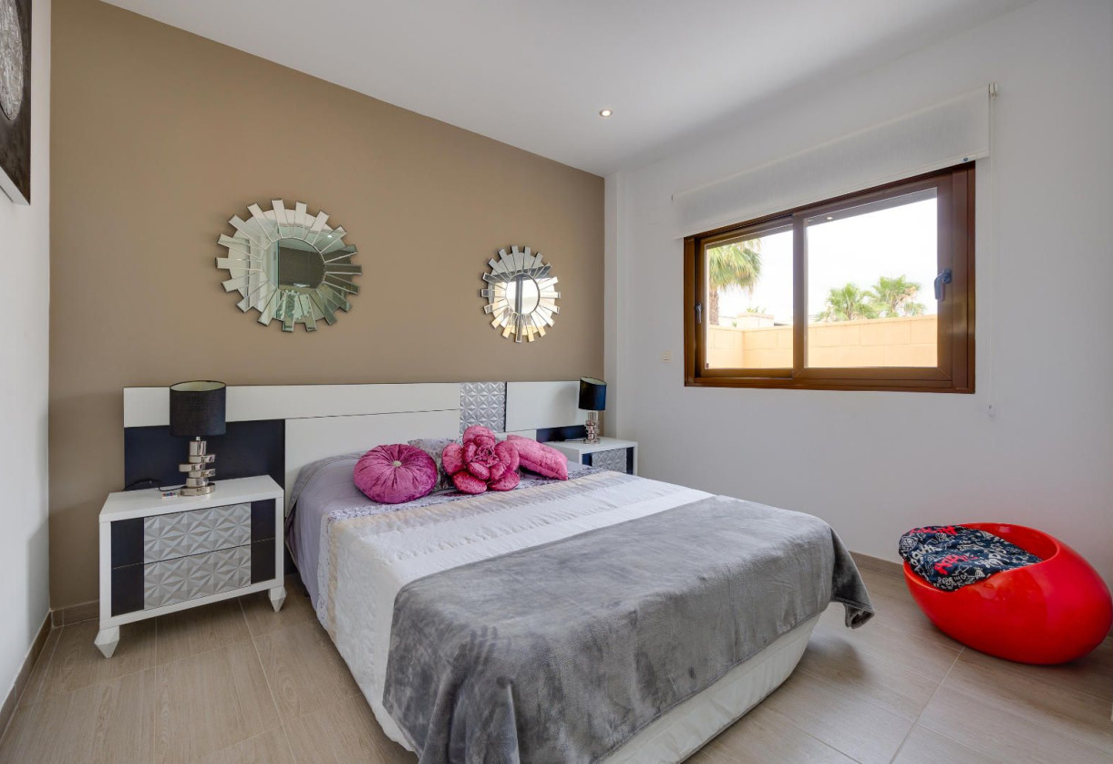 Sale · detached house · Rojales