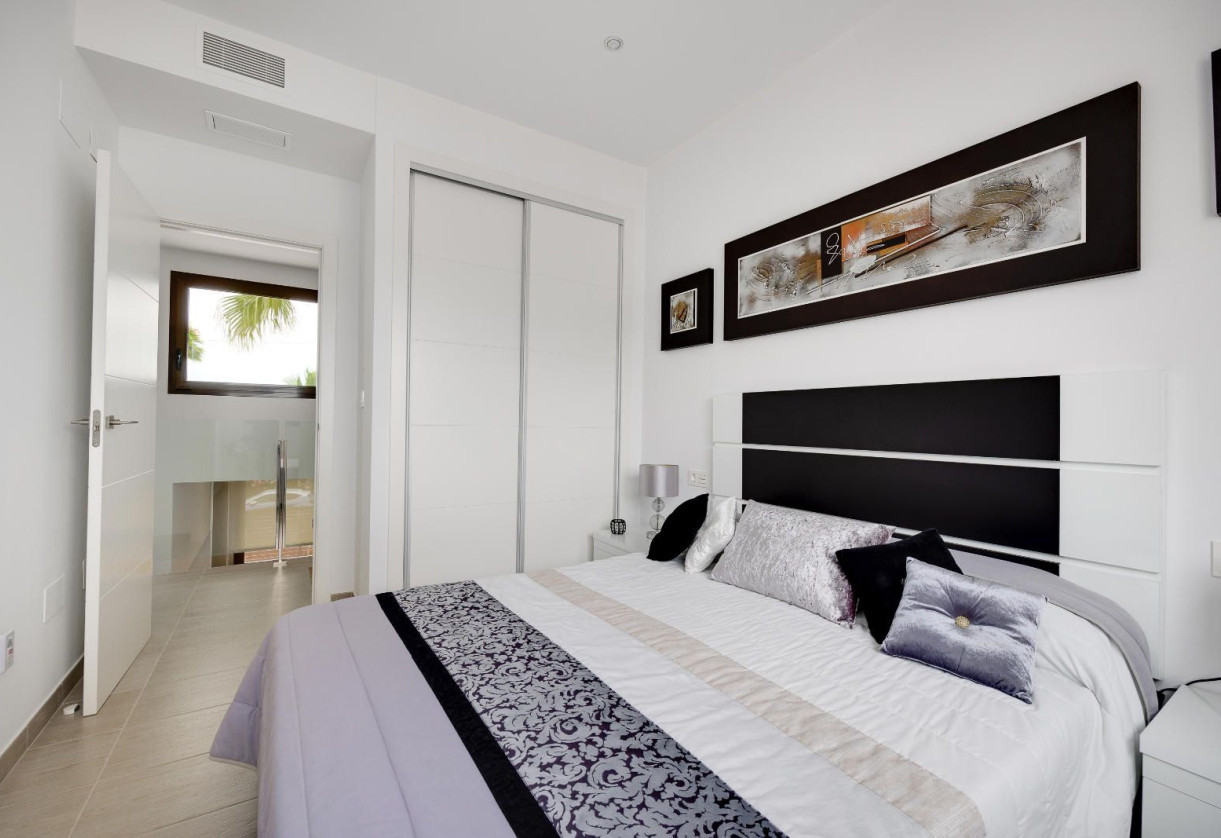 Sale · detached house · Rojales