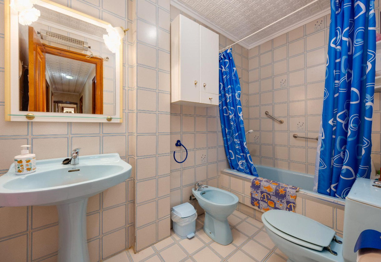 Sale · APARTAMENTO · Torrevieja · Playa del Acequión