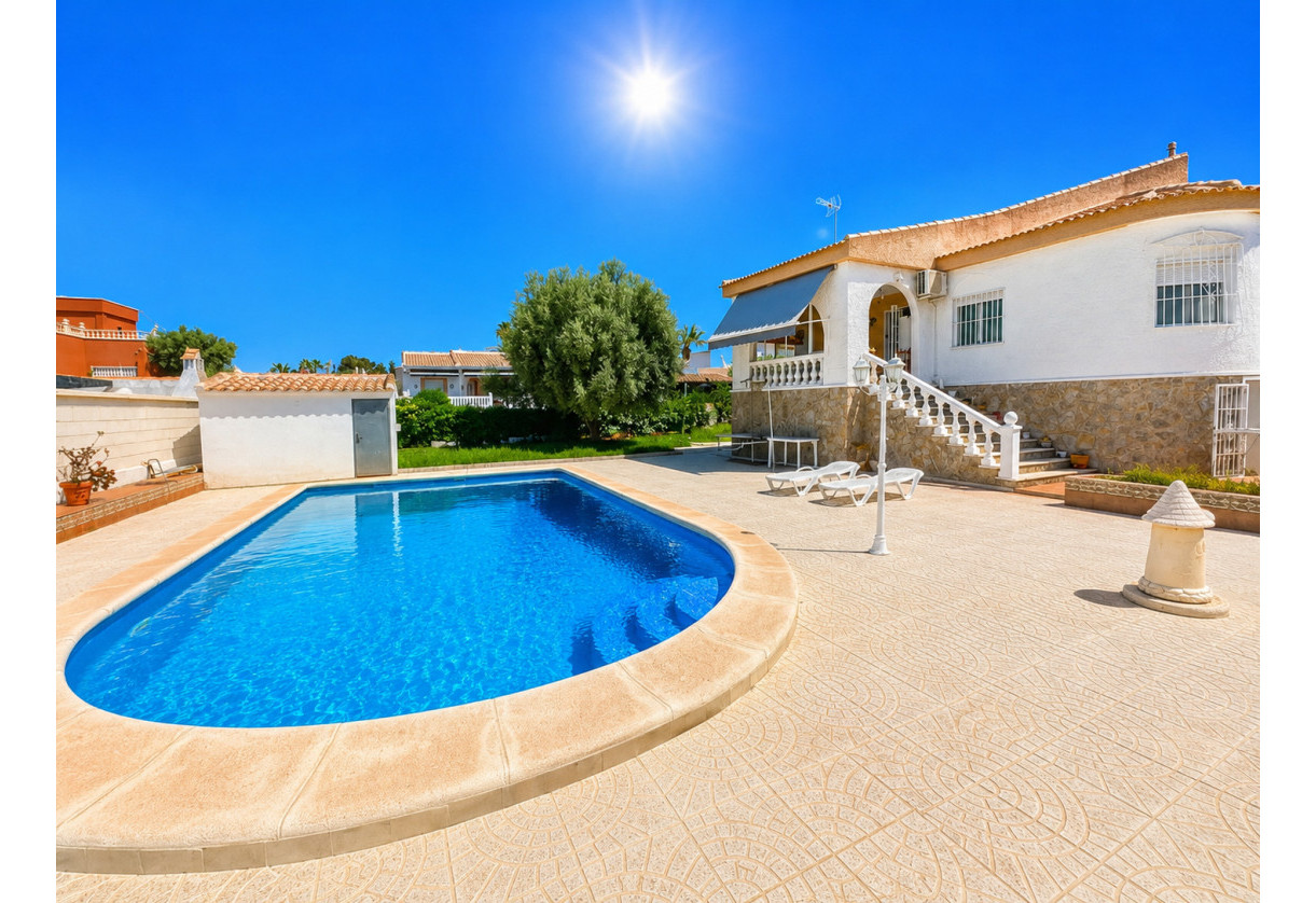 Sale · Villa · Torrevieja · LA SIESTA
