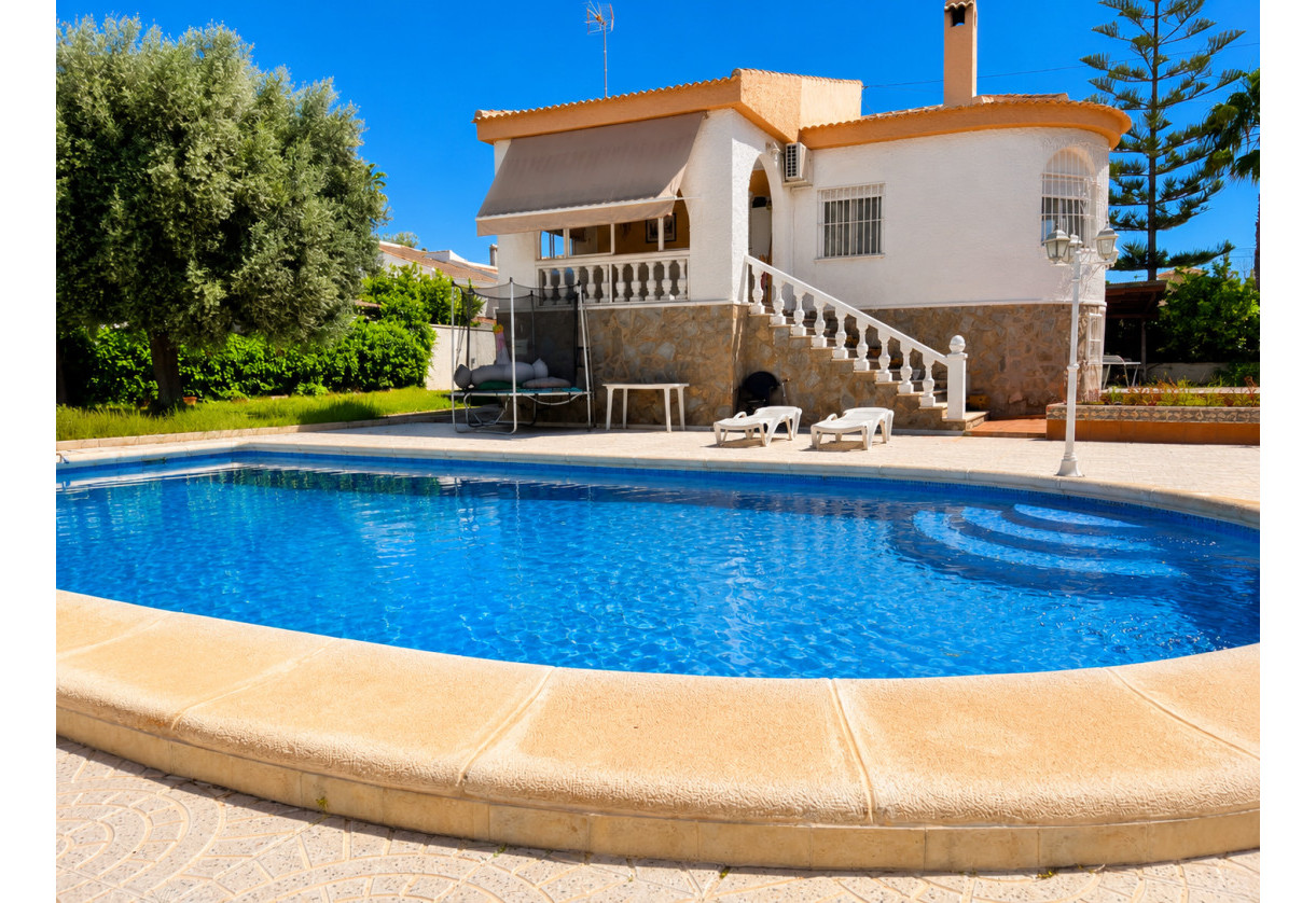 Sale · Villa · Torrevieja · LA SIESTA