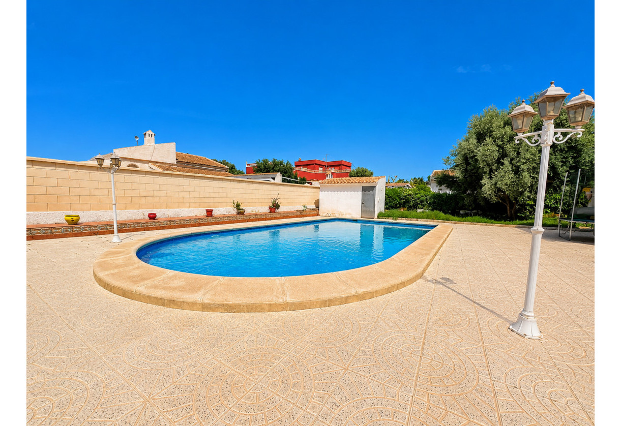 Sale · Villa · Torrevieja · LA SIESTA