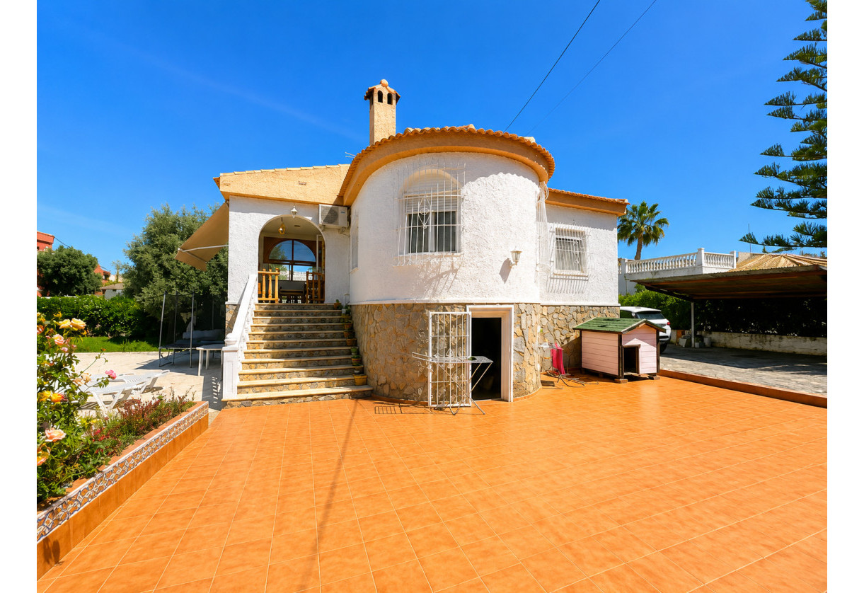Sale · Villa · Torrevieja · LA SIESTA