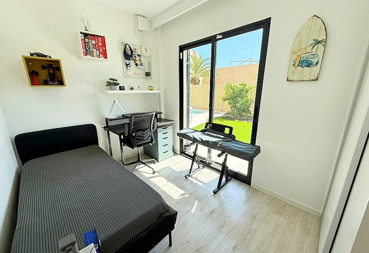 Sale · Villa · Orihuela Costa · La Zenia